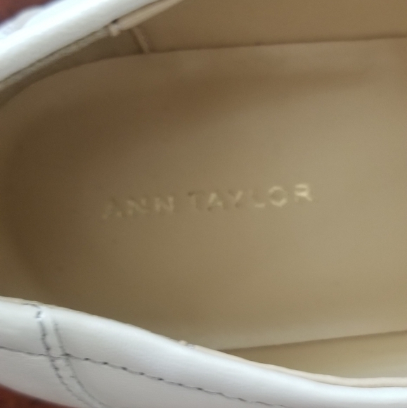 ANN TAYLOR Chain Bit Leather Loafers - Pearl Shadow Cream - Size 6 - Picture 6 of 8